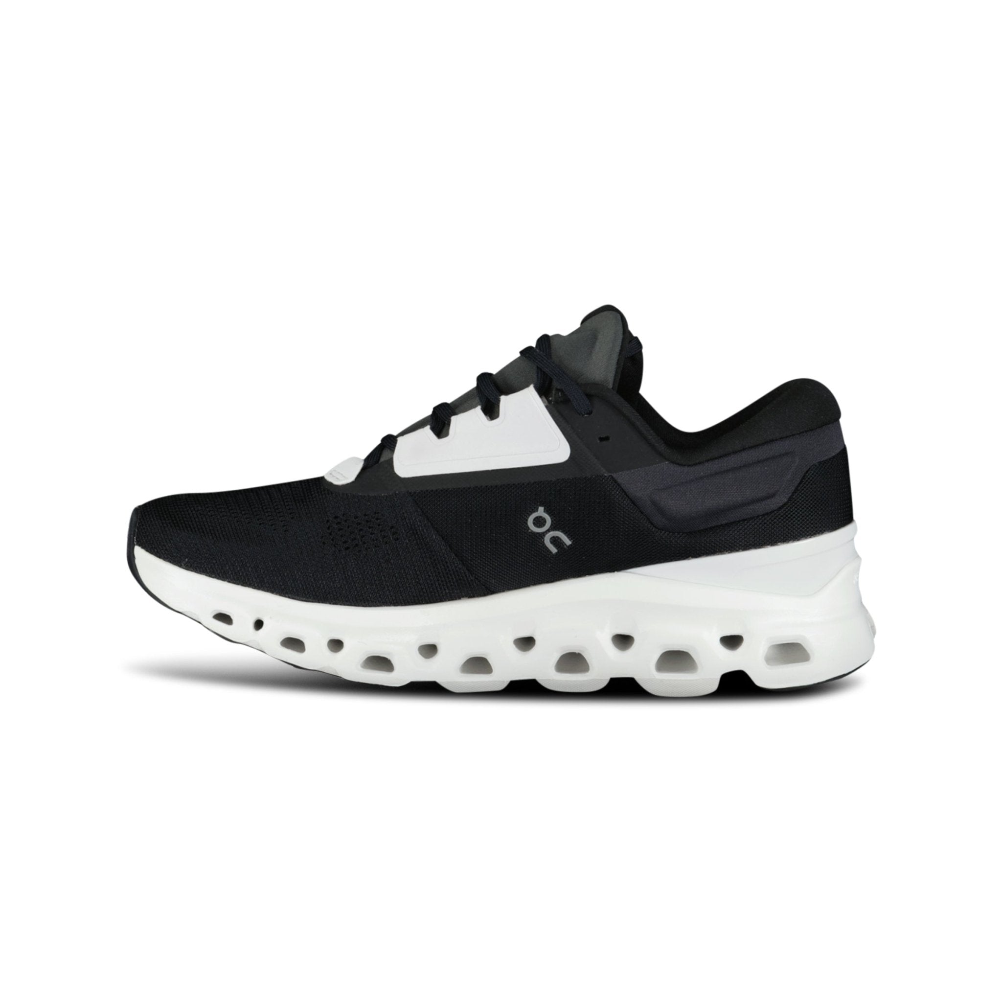 ON RUNNING CLOUDSRATUS 3 BLACK / WHITE TRAINERS